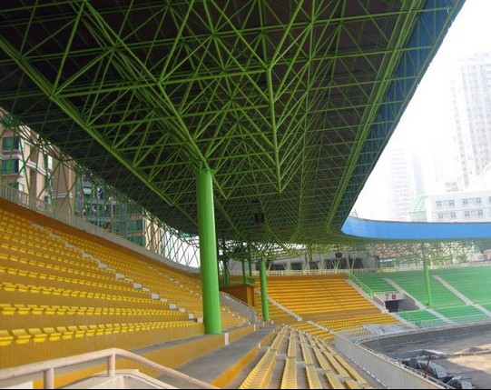 兴城体育场看台网架工程